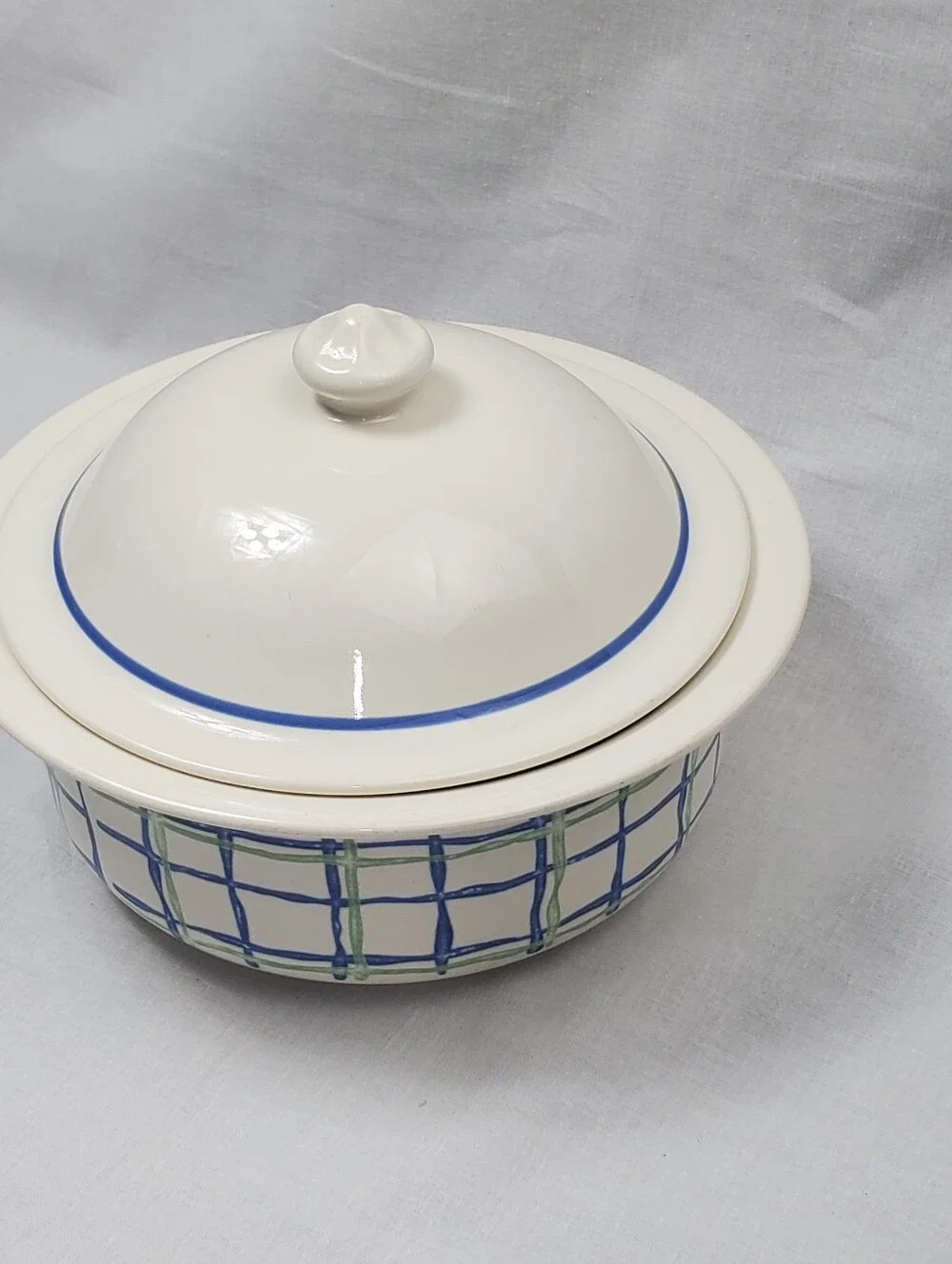 Pfaltzgraff Cloverhill Plaid 2.5 Quart 9 x 4 Covered Round Casserole Dish w/Lid